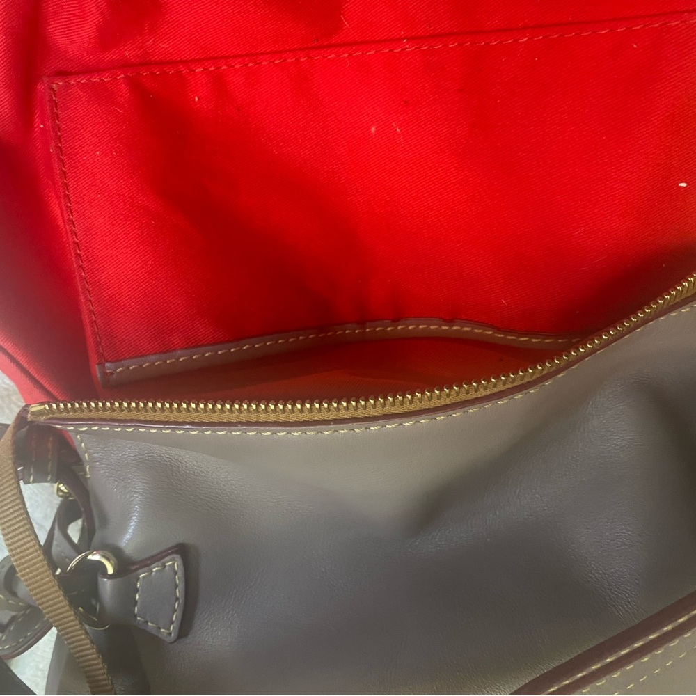 CLEARANCE 🌺🌸Dooney & Bourke Taupe Leather Hobo Bag with Tassels - Picture 8 of 12